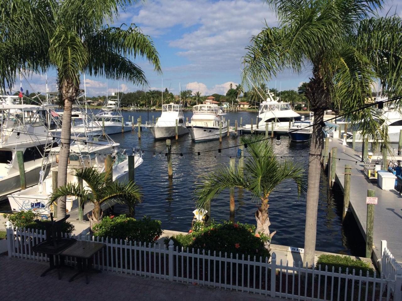 Pirate'S Cove Resort And Marina - Стюарт Екстериор снимка